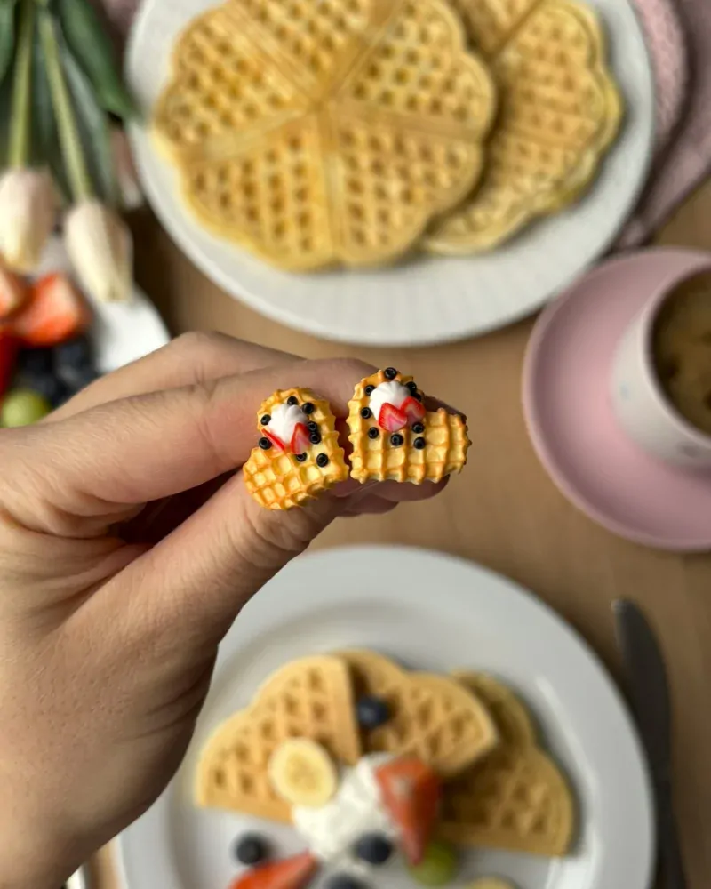 Jahodové waffle (peckové náušnice)