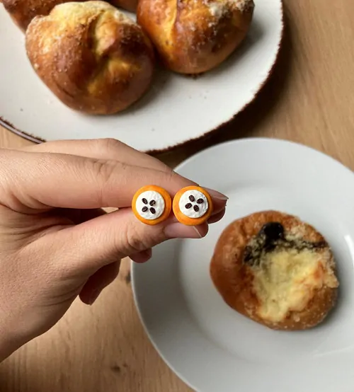 Koláče (tvaroh a rozinky) (peckové náušnice)