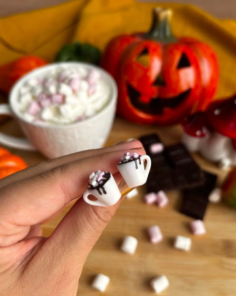 Horká čokoláda s marshmallow (peckové náušnice)