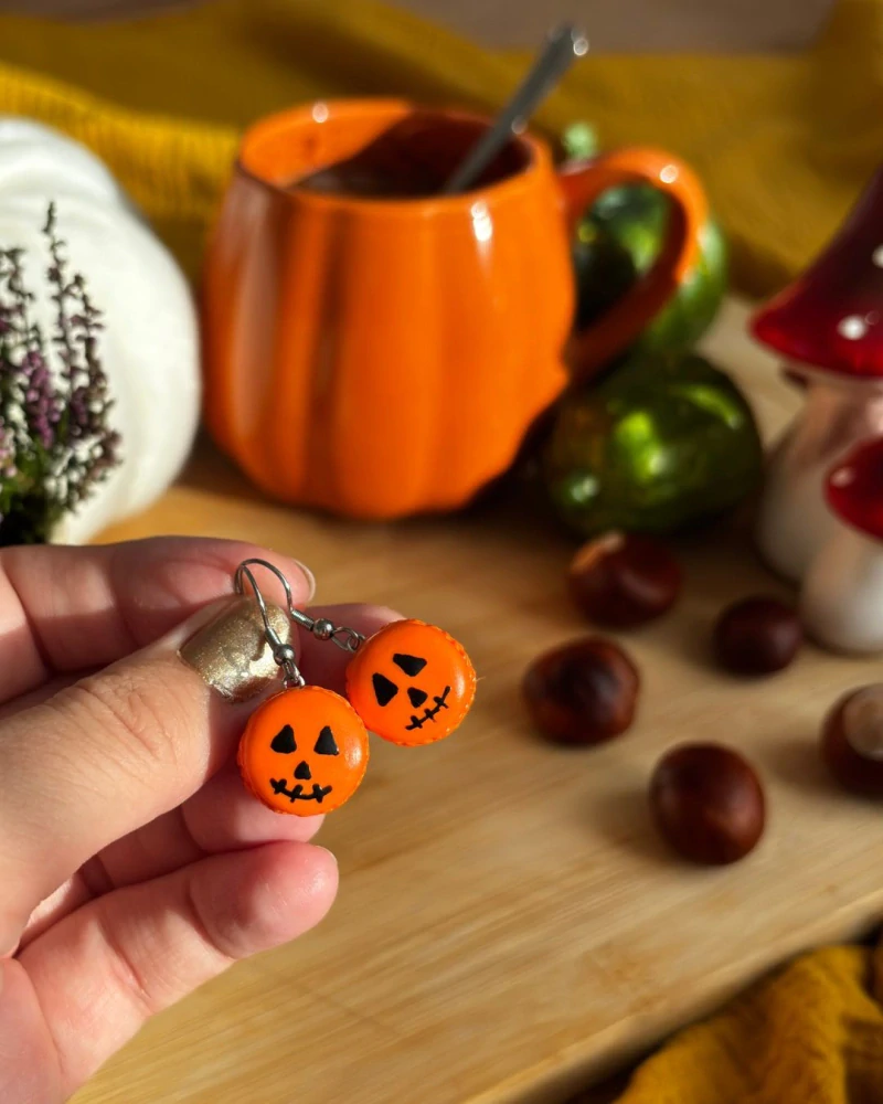 Halloweenské makronky (visací náušnice)