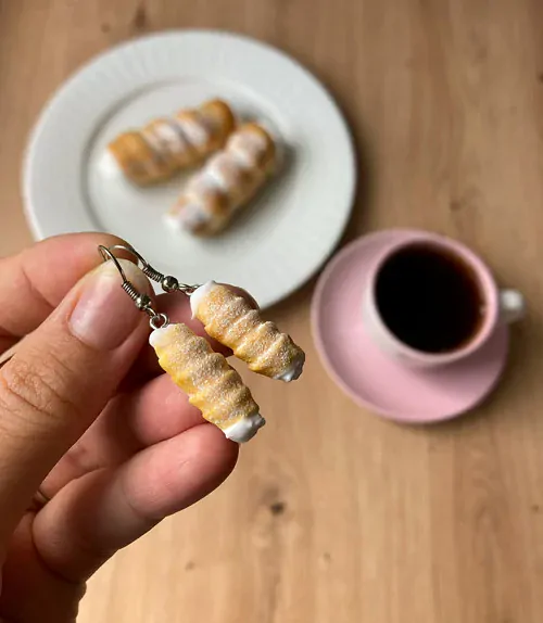 Kremrole (visací náušnice)
