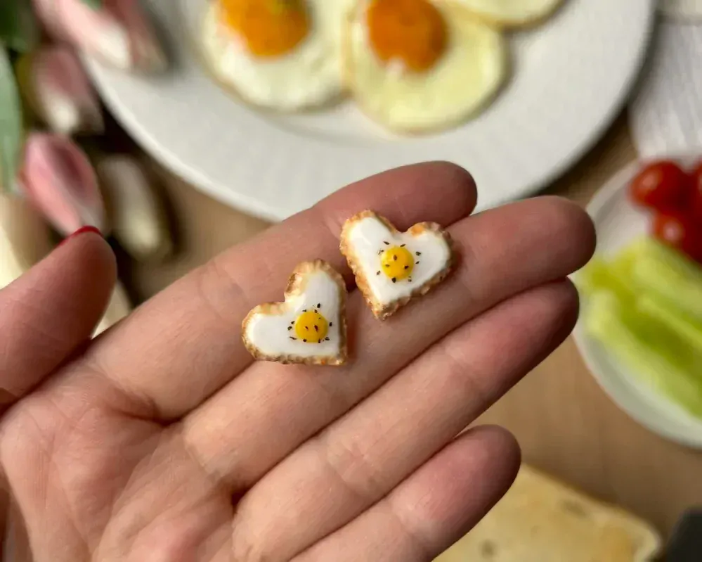 Srdíčková volská oka (peckové náušnice)