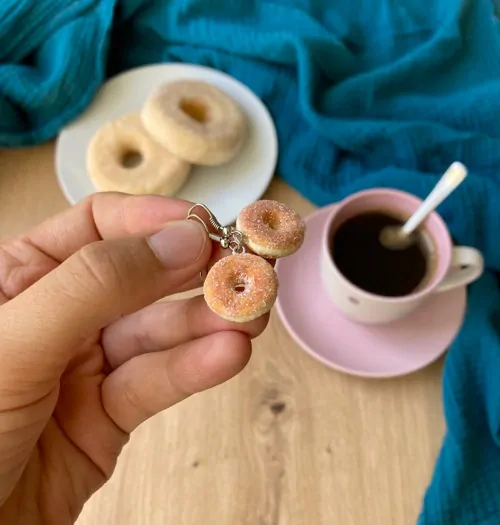 Donutky obalené v cukru (visací náušnice)