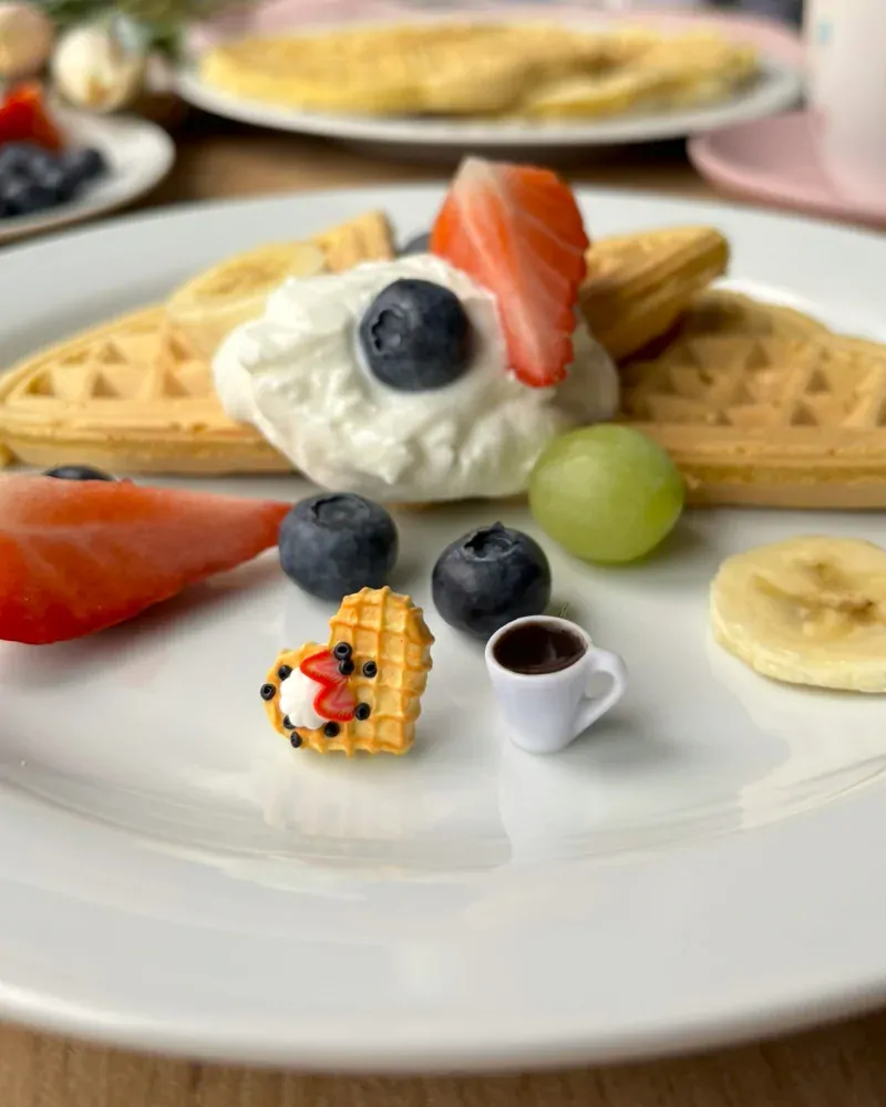 Jahodová waffle s kávou (peckové náušnice)
