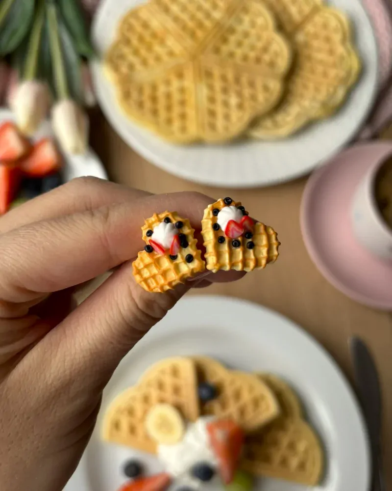 Jahodové waffle (peckové náušnice)