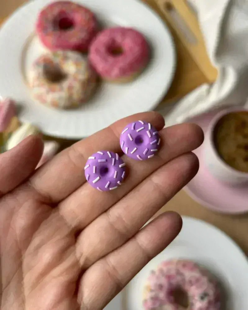 Donuty tmavě fialové (peckové náušnice)
