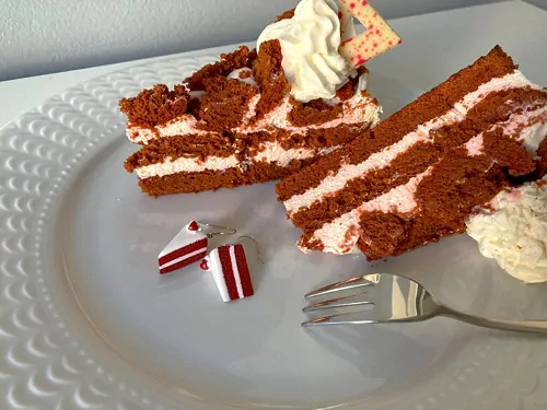 Red Velvet se srdíčky (visací náušnice)
