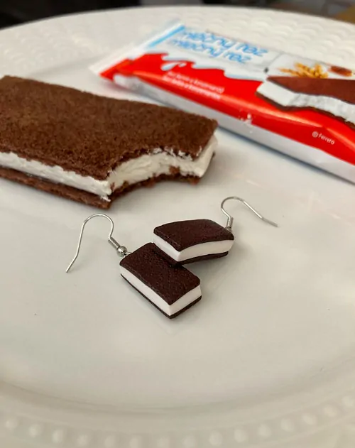 Mléčný řez (visací náušnice)
