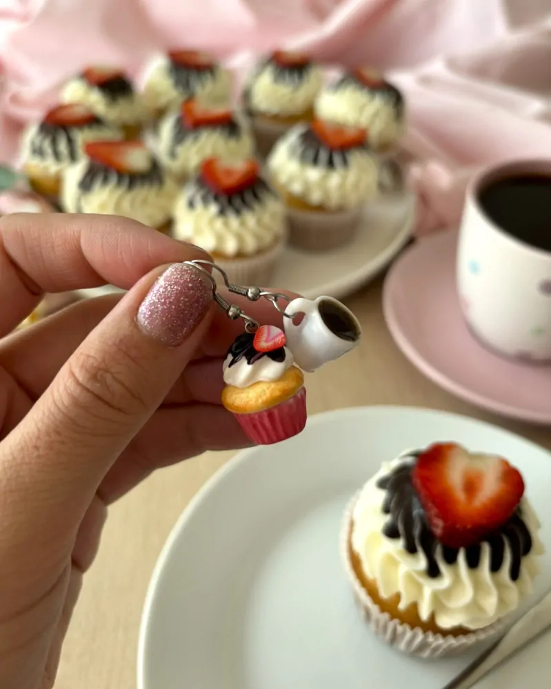 Náušnice DEWEWE cupcake a káva (visací náušnice)