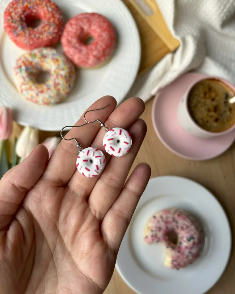 Donuty bílé s růžovou posypkou (visací náušnice)
