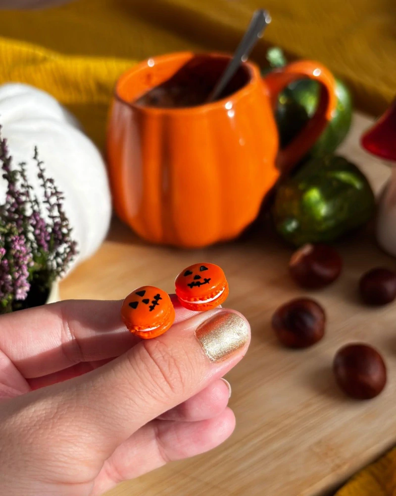 Halloweenské makronky (peckové náušnice)