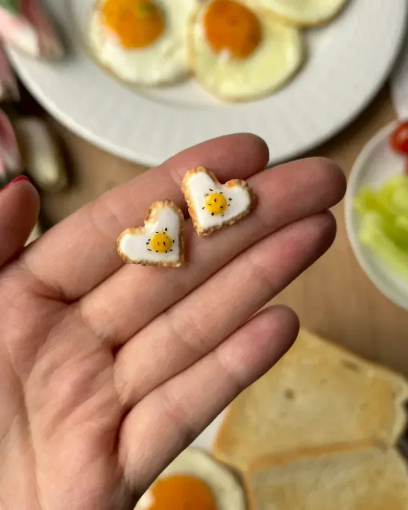 Srdíčková volská oka (peckové náušnice)