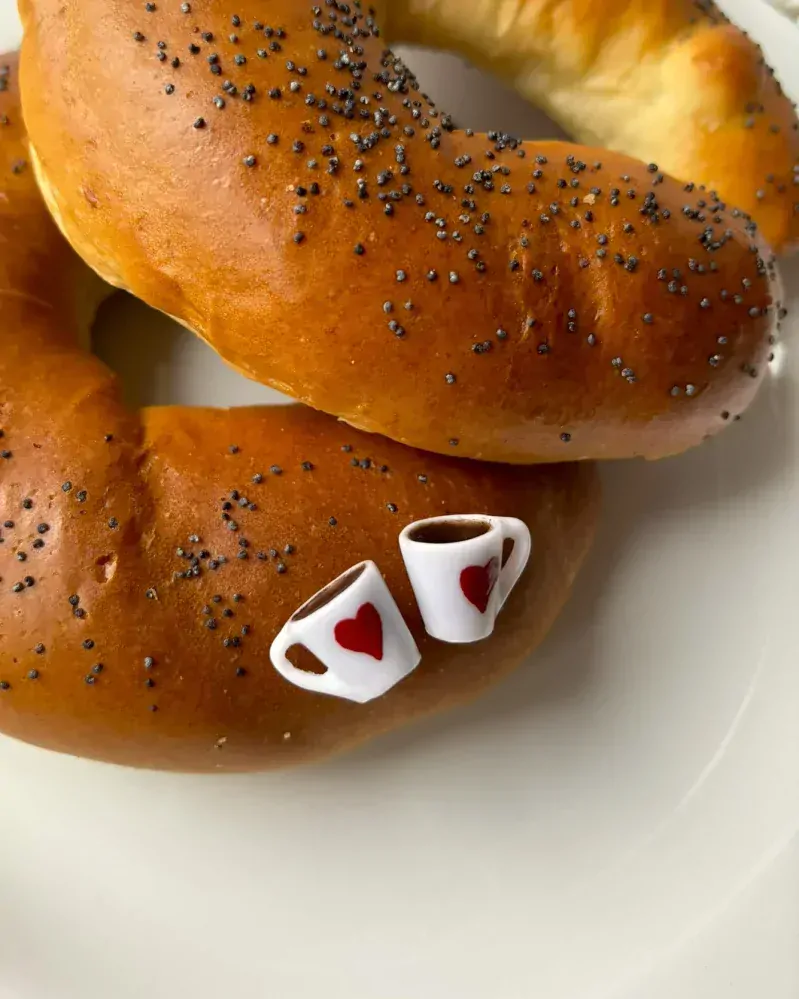 Zamilovaná kafíčka (peckové náušnice)