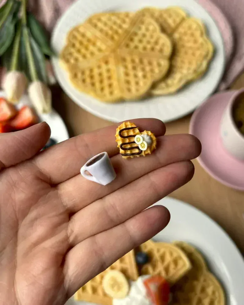 Banánová waffle s kávou (peckové náušnice)