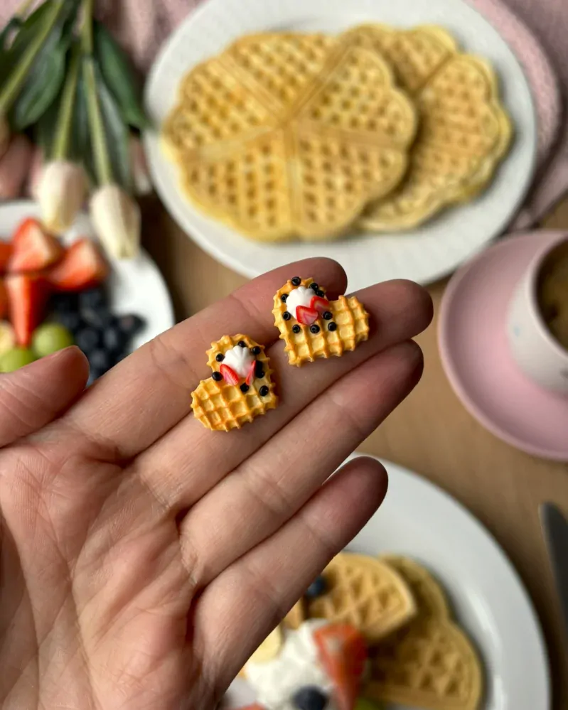 Jahodové waffle (peckové náušnice)