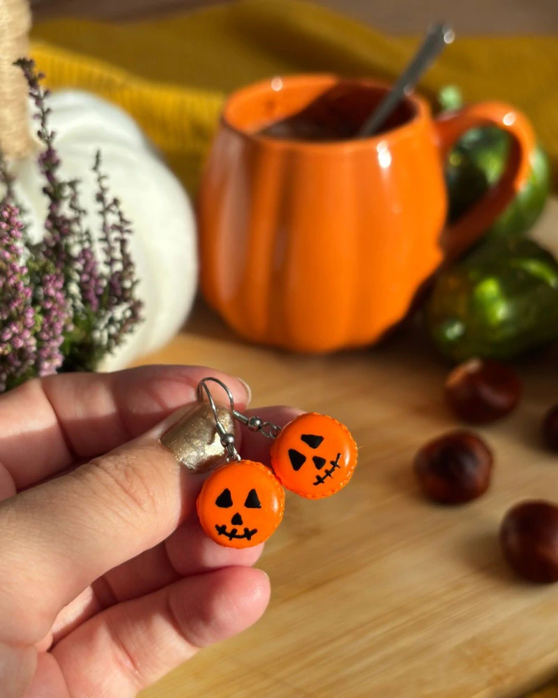 Halloweenské makronky (visací náušnice)