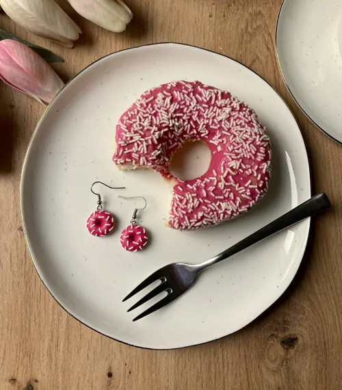 Donuty malinové s bílou posypkou (visací náušnice)