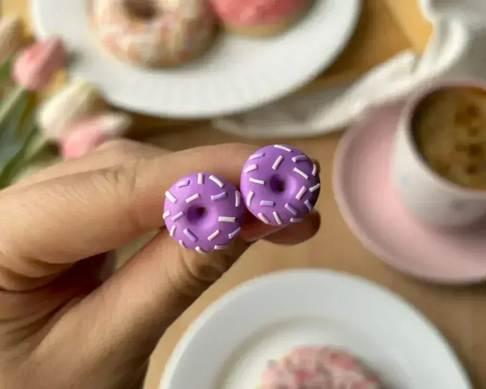 Donuty tmavě fialové (peckové náušnice)