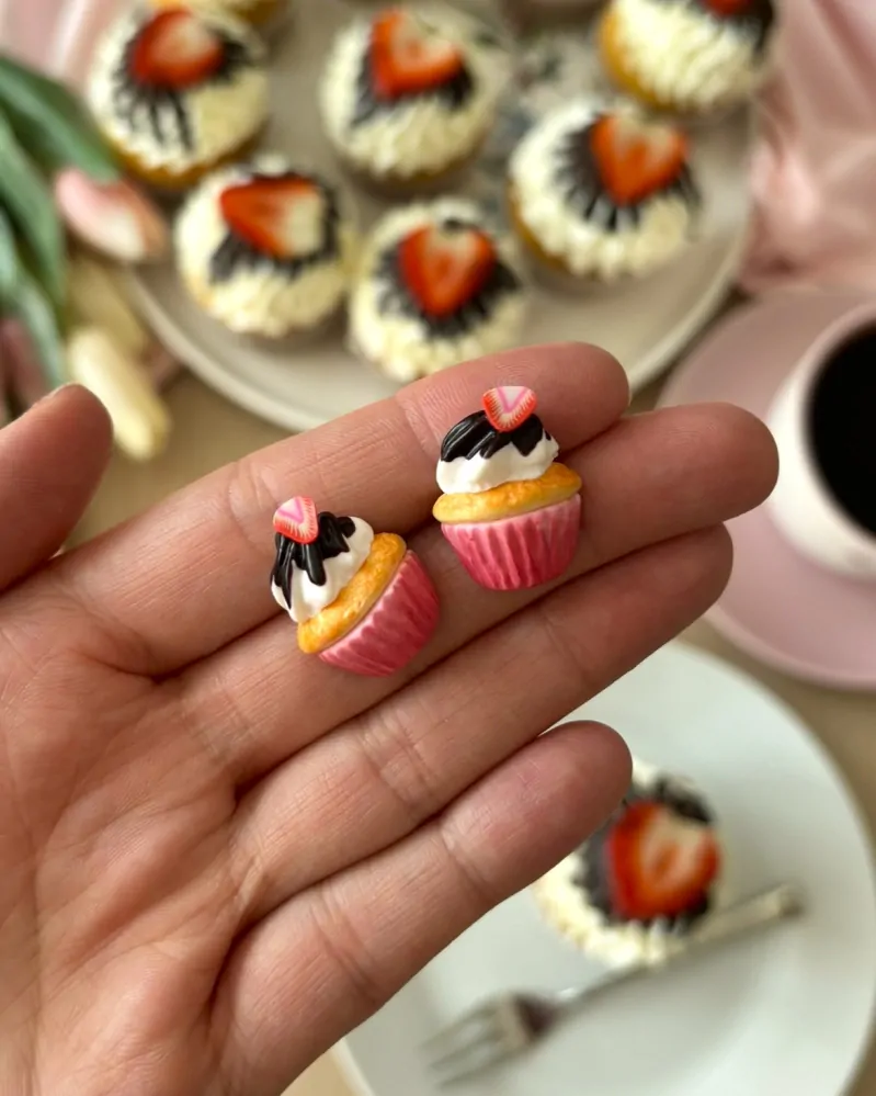Náušnice DEWEWE dva cupcaky (peckové náušnice)