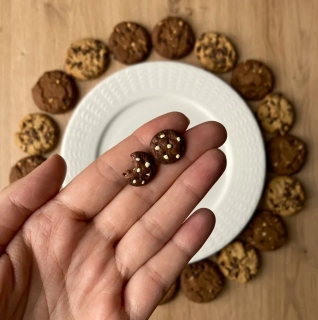 Cookies tmavé nakousnuté (peckové náušnice)