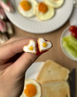 Srdíčková volská oka (peckové náušnice)