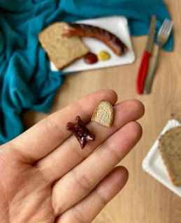 Buřtík s chlebem (peckové náušnice)