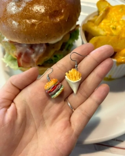 Hamburger a hranolky (visací náušnice)