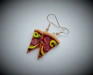 Pizza s feferonkami (visací náušnice)
