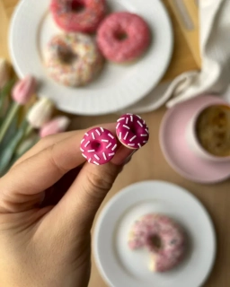 Donuty tmavě růžové (peckové náušnice)