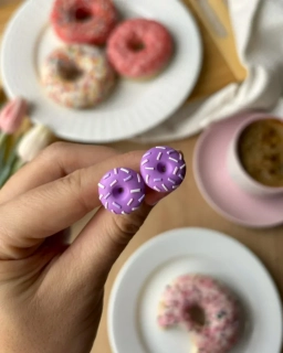 Donuty tmavě fialové (peckové náušnice)