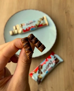Kinder Bueno (peckové náušnice)