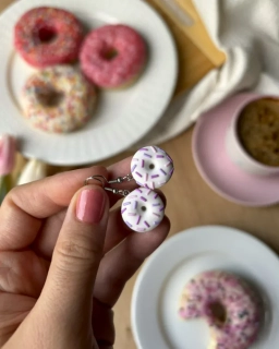 Donuty bílé s fialovou posypkou (visací náušnice)