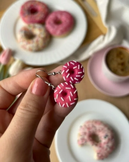 Donuty tmavě růžové (visací náušnice)