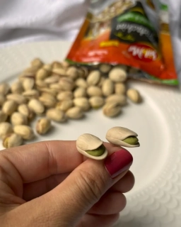 Pistácie (peckové náušnice)
