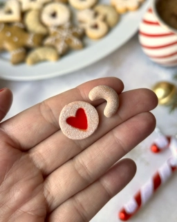 Linecké cukroví se srdíčkem a rohlíček (peckové náušnice)