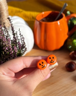 Halloweenské makronky (peckové náušnice)